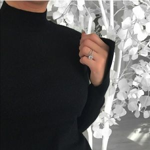 Black Cashmere Longsleeve